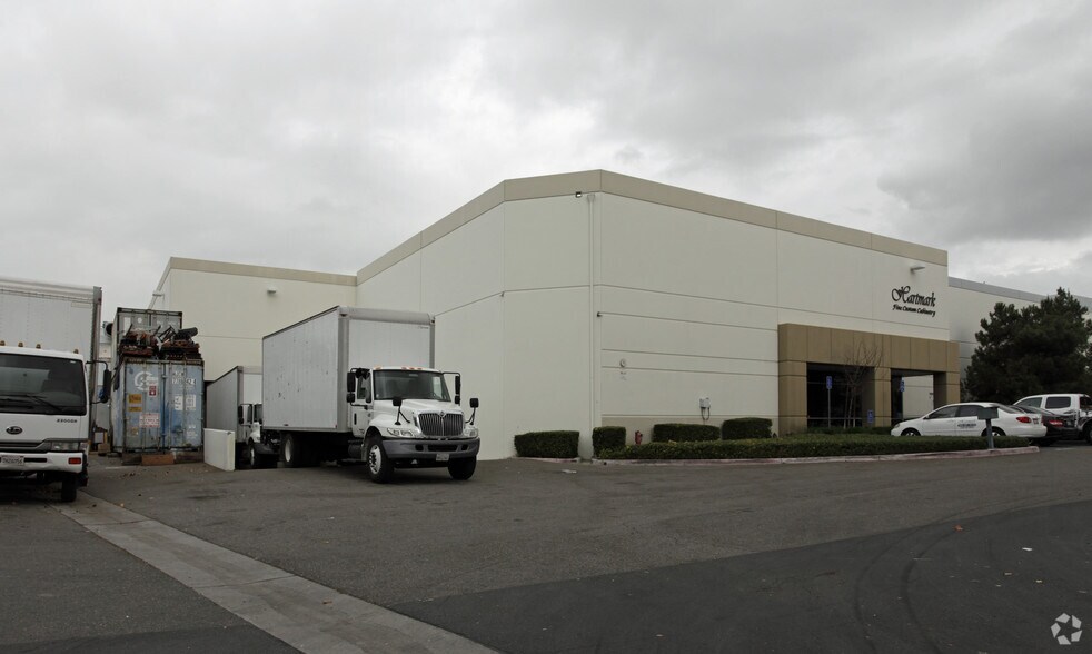 13860 Mountain Ave, Chino, CA à louer - Photo principale – Image 1 sur 4