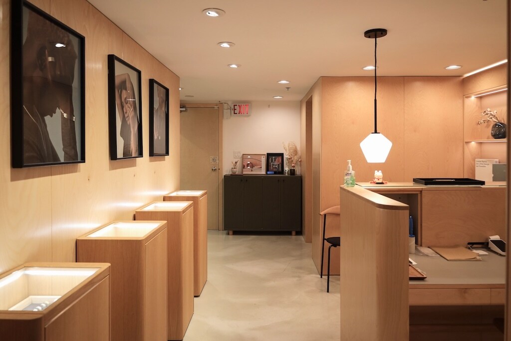 332-342 8th Av W, Vancouver, BC à louer Photo intérieure– Image 1 sur 8