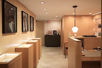 332-342 8th Av W, Vancouver, BC à louer Photo intérieure– Image 1 sur 8