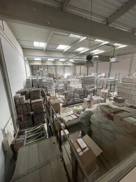 Industriel/Logistique dans Villeneuve-la-Garenne à louer - Photo de l’immeuble – Image 3 sur 25