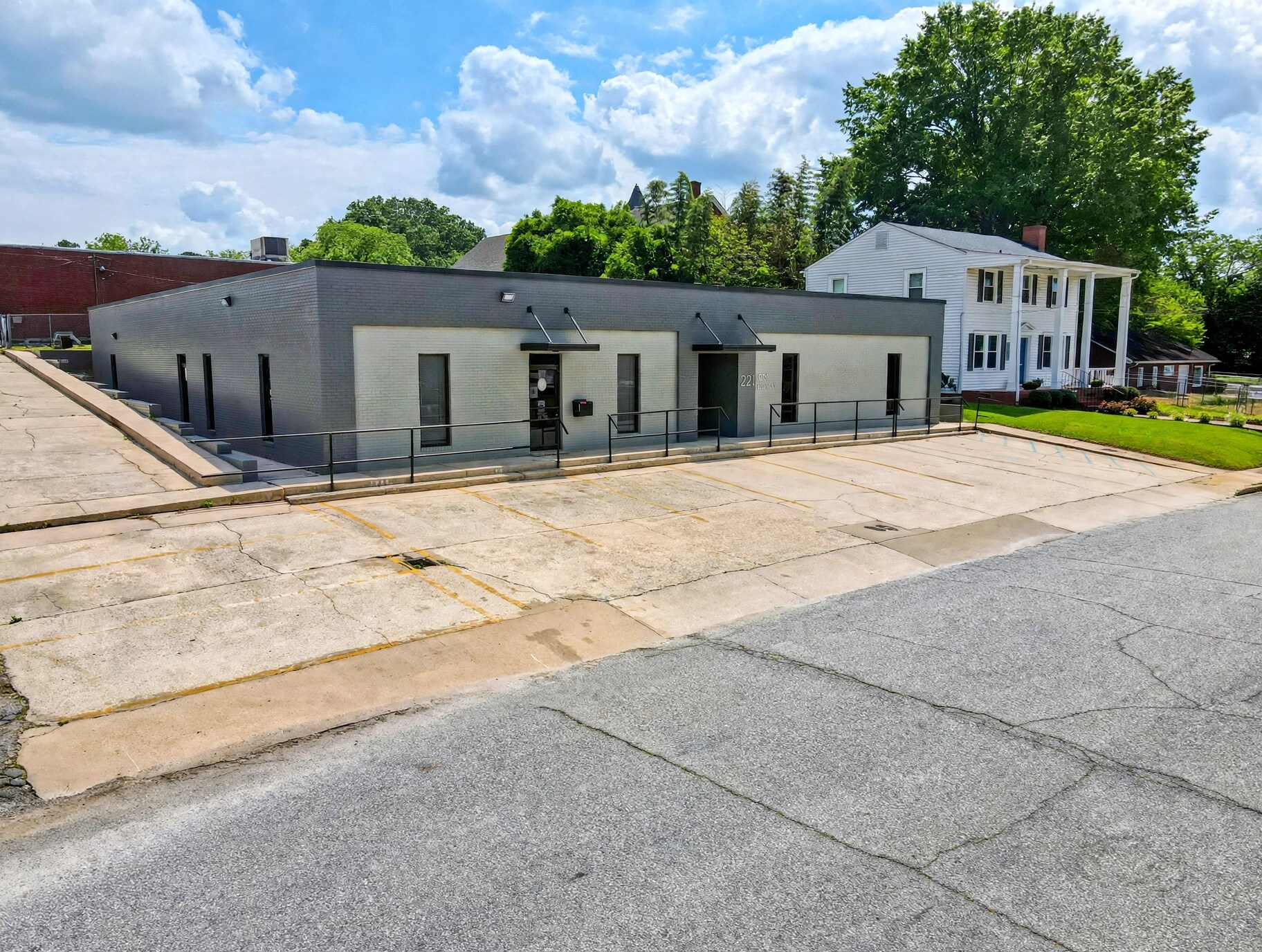 221 W Laurens St, Laurens, SC à vendre Photo de l’immeuble– Image 1 sur 24