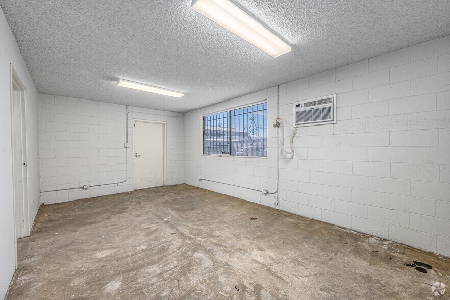 844 N Vernon St, Azusa, CA à louer - Photo intérieure – Image 3 sur 26