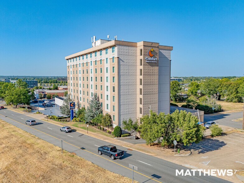 707 Interstate 30, Little Rock, AR à vendre - Photo de l’immeuble – Image 2 sur 4