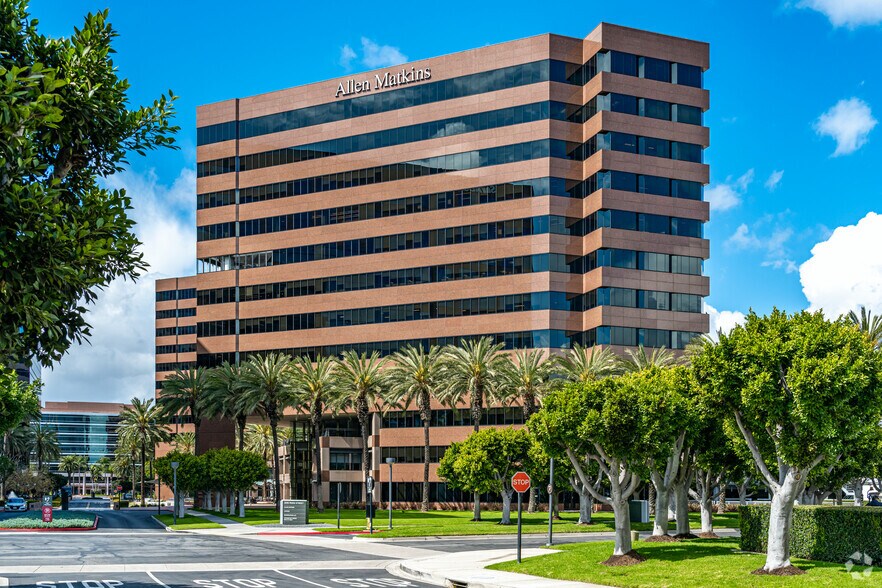 2010 Main St, Irvine, CA à louer - Photo principale – Image 1 sur 25