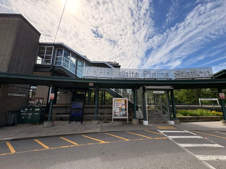 1 Harlem Ave, White Plains, NY à louer - Photo de l’immeuble – Image 3 sur 3