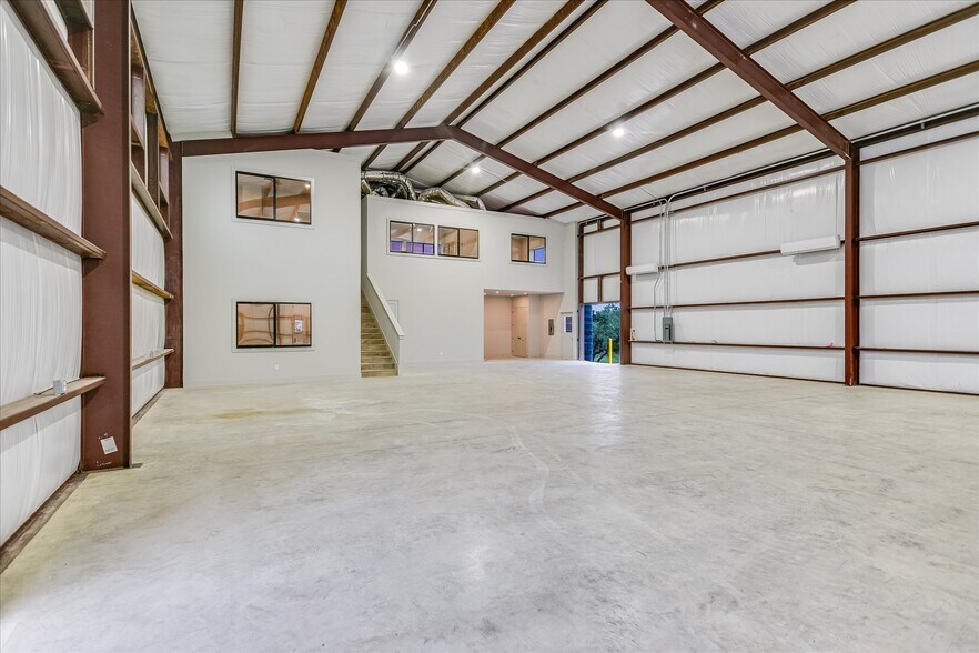 15210 Fitzhugh Rd, Austin, TX à vendre - Photo de l’immeuble – Image 3 sur 15