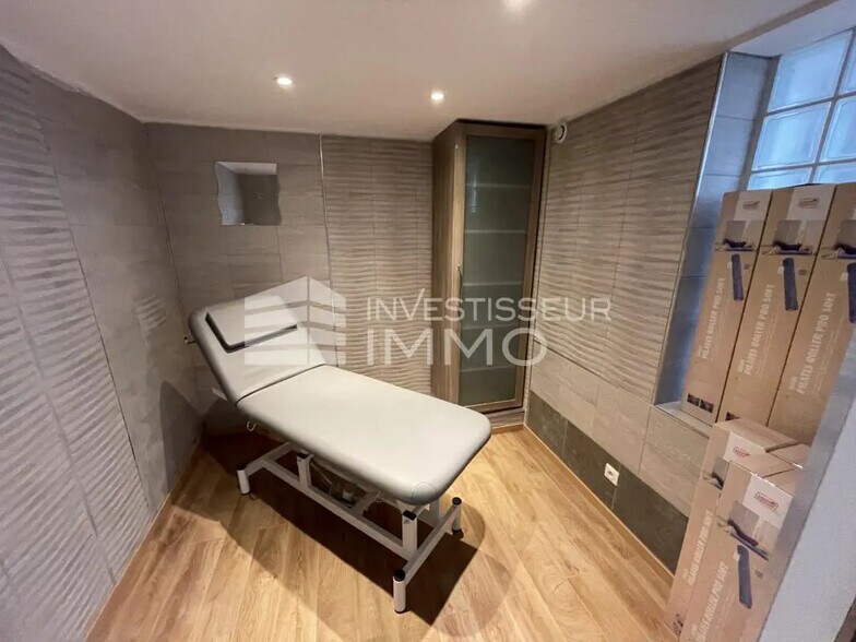 Bureau dans Vernou-la-Celle-sur-Seine à louer - Photo de l’immeuble – Image 3 sur 9