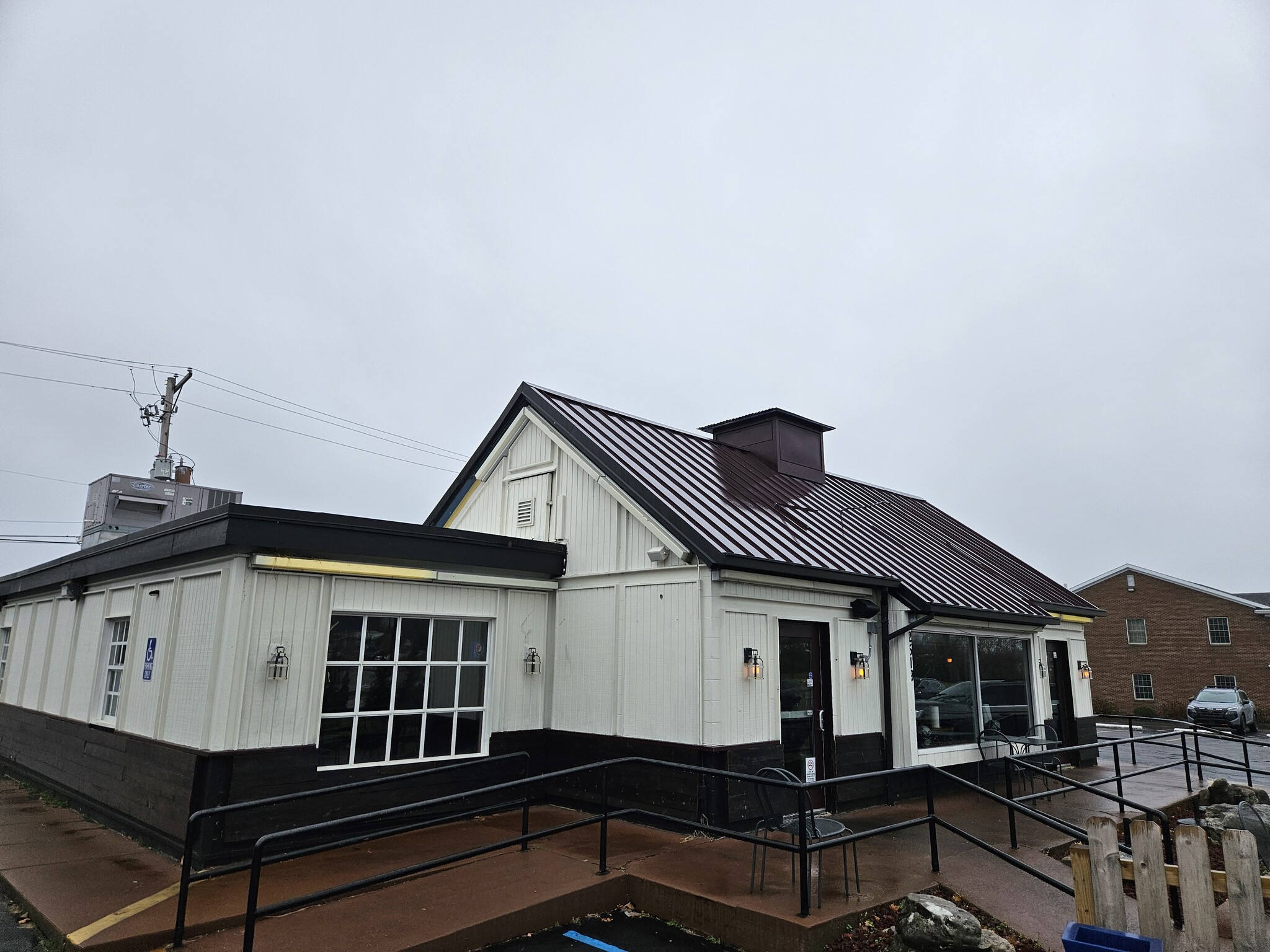 2519 N 1st Ave, Evansville, IN à louer Photo principale– Image 1 sur 18