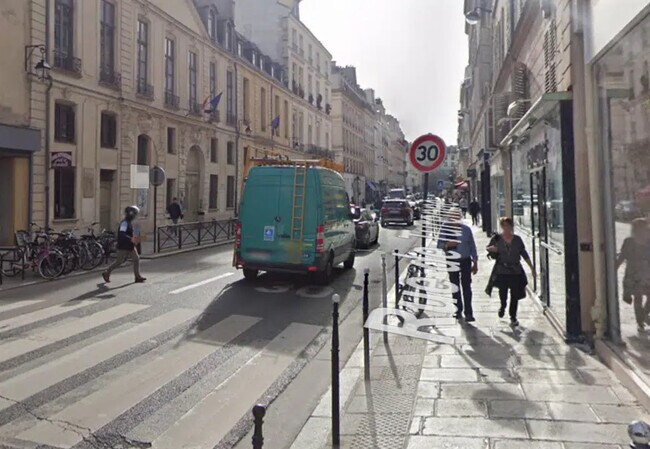 Plus de détails pour Local commercial à louer