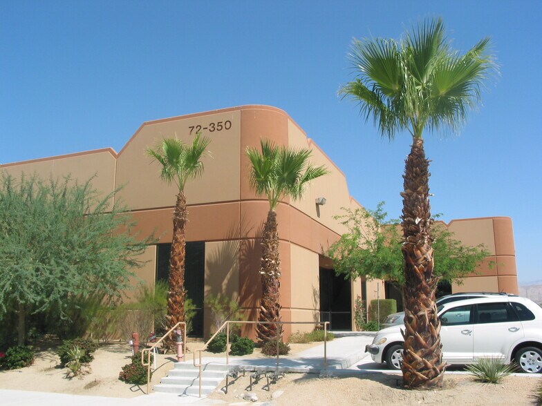 72350 Quarry Trl, Thousand Palms, CA à vendre - Photo de l’immeuble – Image 1 sur 22