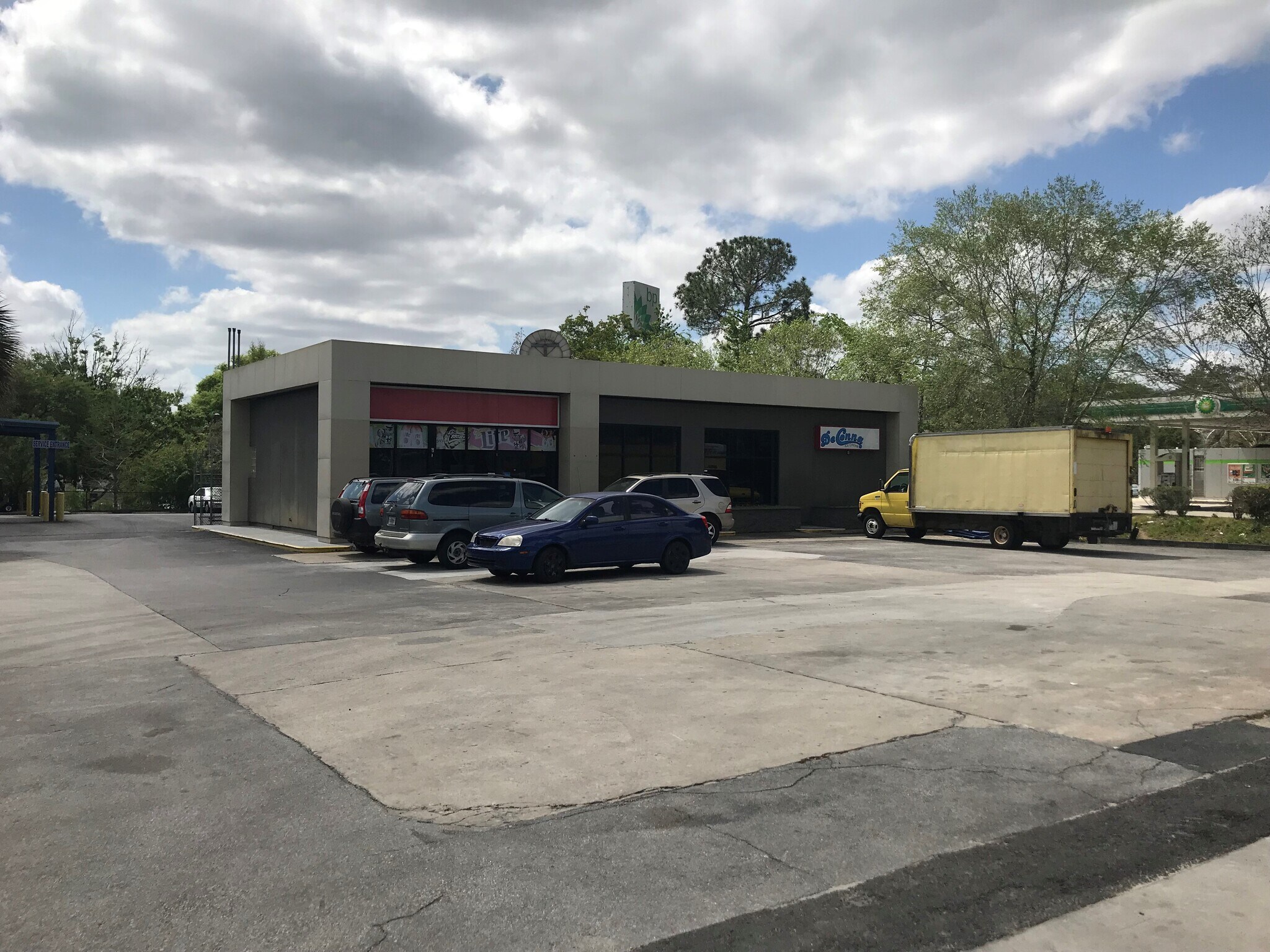 7373 W Newberry Rd, Gainesville, FL à louer Photo de l’immeuble– Image 1 sur 7