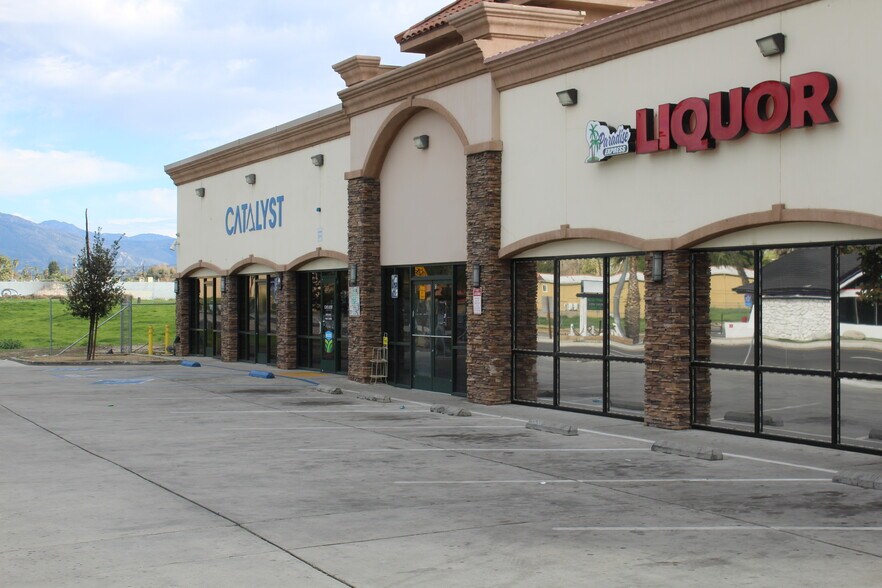 41007 Florida Ave, Hemet, CA à louer - Photo de l’immeuble – Image 2 sur 6