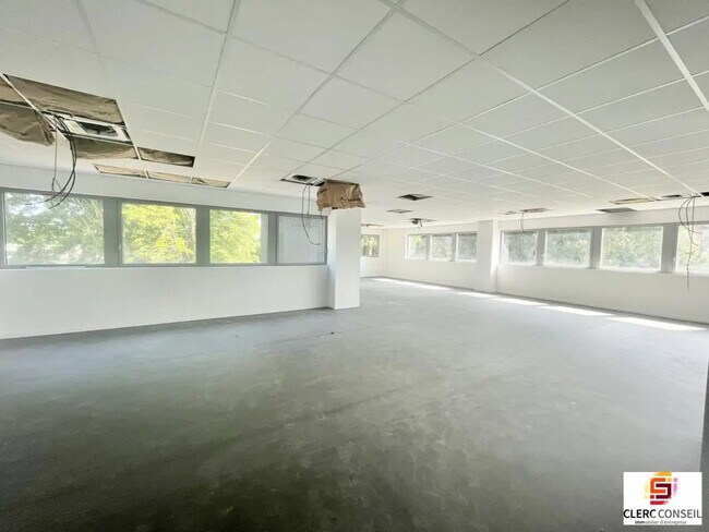 Plus de détails pour Bureau à louer