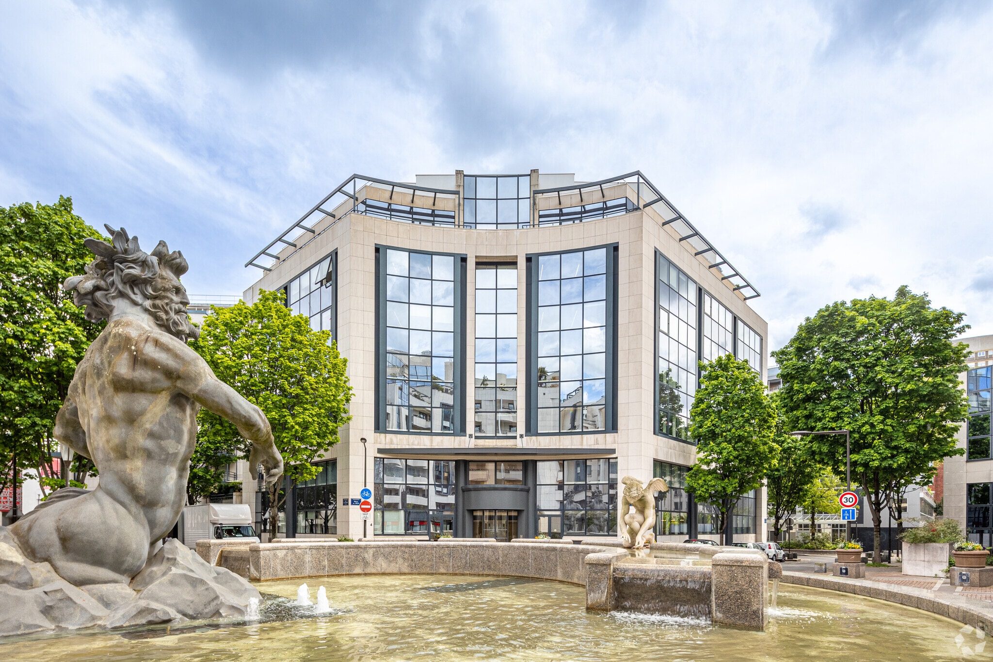 4 Place Des Ailes, Boulogne-Billancourt à louer Photo principale– Image 1 sur 3