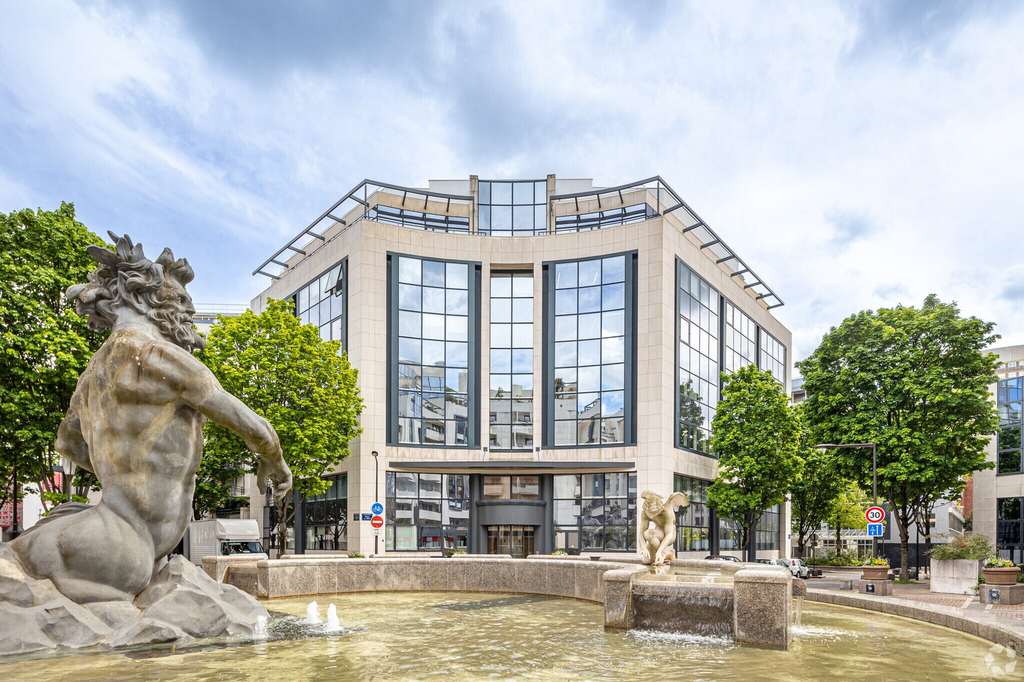 Bureau dans Boulogne-Billancourt à louer Photo principale– Image 1 sur 3
