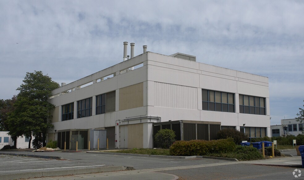 851 W Midway Ave, Alameda, CA à vendre - Photo principale – Image 1 sur 11