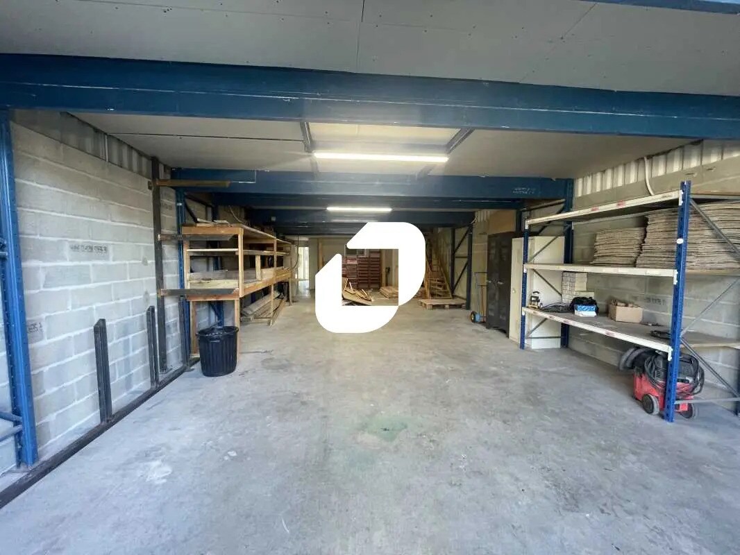 Bureau dans SAINT-JEAN-D'ILLAC à louer Photo intérieure– Image 1 sur 9