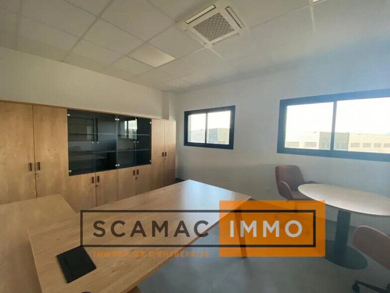 Bureau dans Vedène à louer - Photo de l’immeuble – Image 2 sur 3
