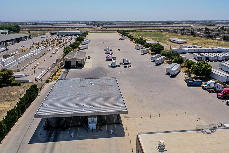 12550 S Harlan Rd, Lathrop, CA à louer - Photo de l’immeuble – Image 3 sur 6