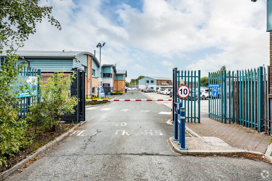 Bancroft St, Bury à louer - Photo de l’immeuble – Image 2 sur 2