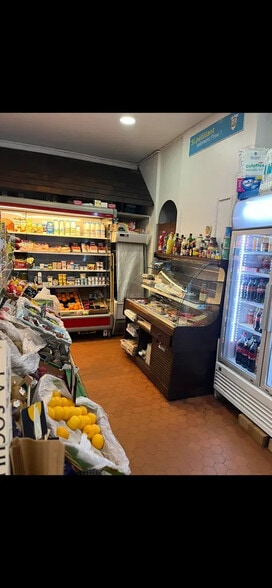 Local commercial dans Paris à louer - Photo intérieure – Image 2 sur 2