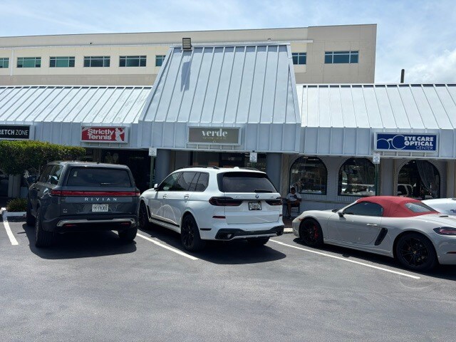 7304 SW 57th Ave, South Miami, FL à louer - Photo principale – Image 1 sur 8