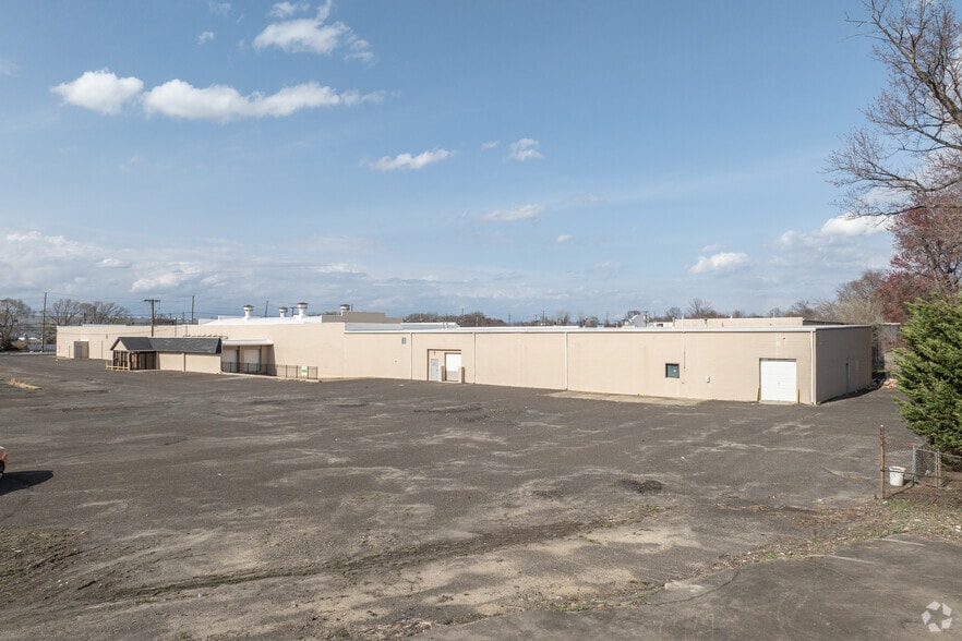 1206 Route 130 N, Burlington, NJ à louer - Photo principale – Image 1 sur 42
