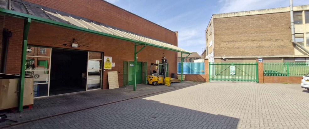 Waverley Rd, Sheffield à louer - Photo de l’immeuble – Image 2 sur 6