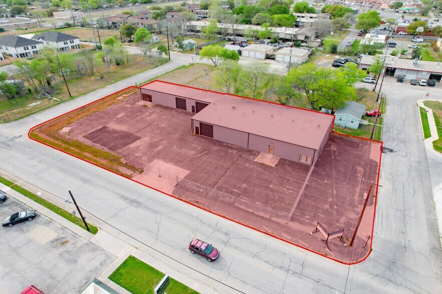 205 W Byrd Blvd, Universal City, TX à louer - Photo de l’immeuble – Image 2 sur 25