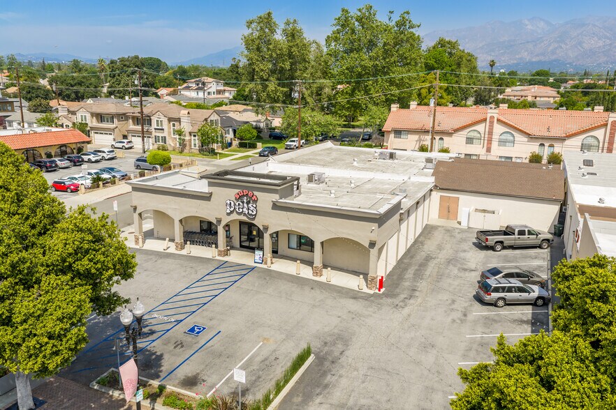 9403 Las Tunas Dr, Temple City, CA à vendre - Photo de l’immeuble – Image 3 sur 54