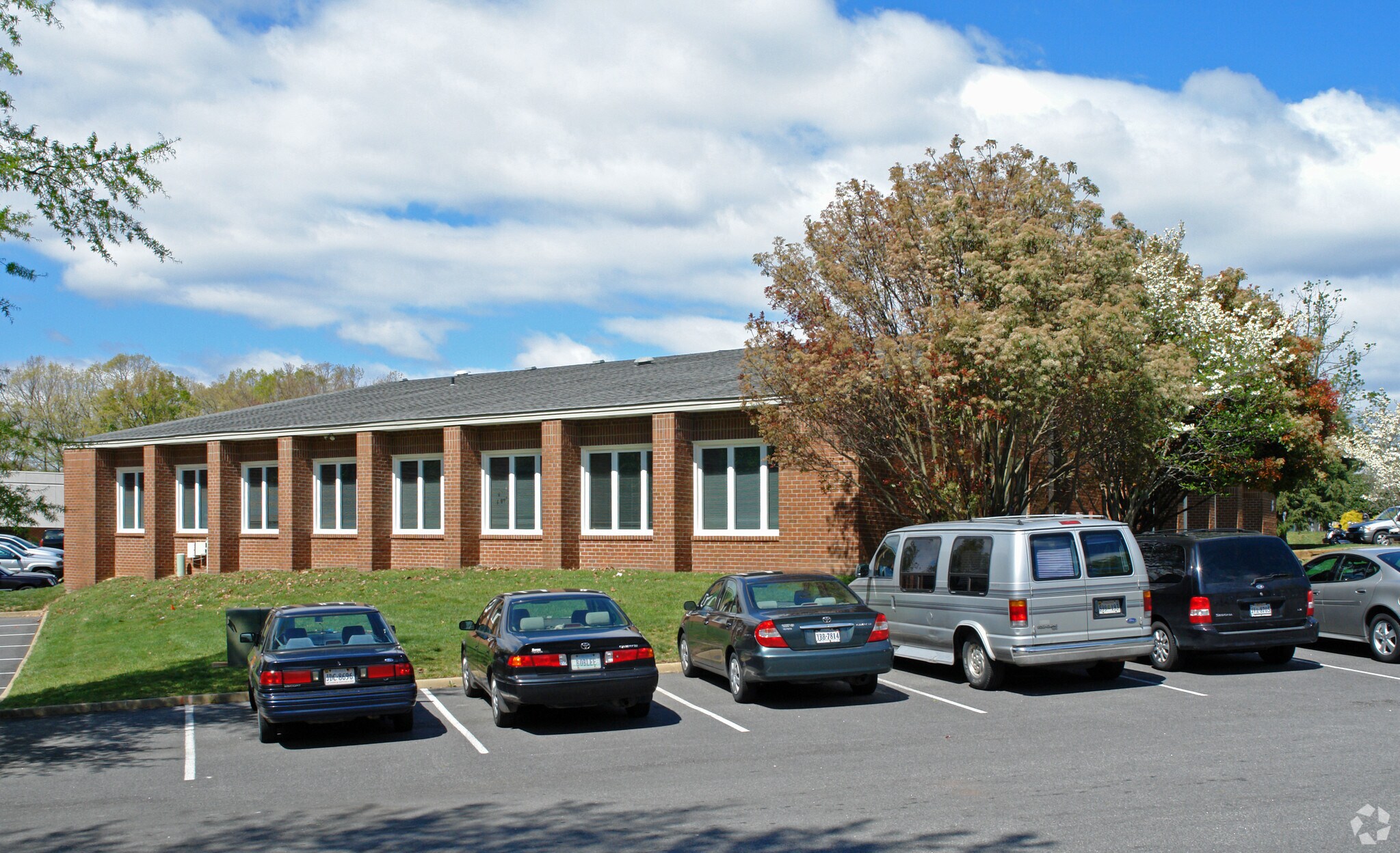 561-563 Southlake Blvd, Richmond, VA à louer Photo principale– Image 1 sur 6