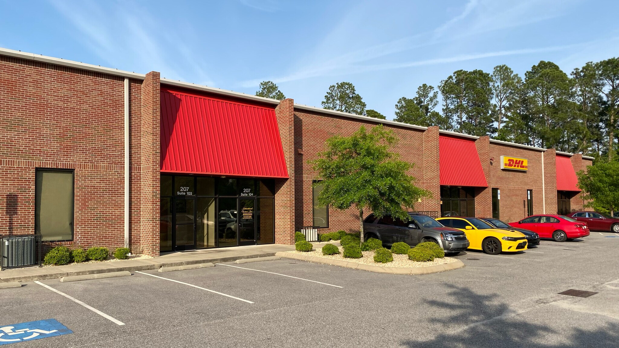 207 Airport Rd, Fayetteville, NC à louer Photo de l’immeuble– Image 1 sur 8
