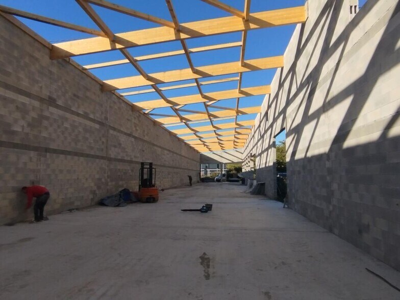 Local d’activités dans Fenouillet à louer - Photo de la construction – Image 3 sur 5