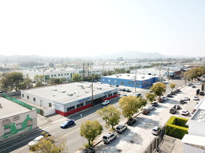 2424 N San Fernando Rd, Los Angeles, CA à louer Photo de l’immeuble– Image 1 sur 8