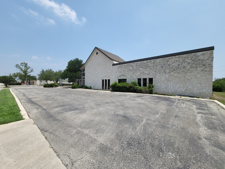 4754 Shavano Oak, San Antonio, TX à louer - Photo de l’immeuble – Image 3 sur 22