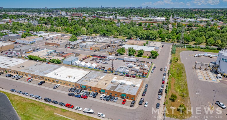 2390 S Kalamath St, Denver, CO à vendre - Photo de l’immeuble – Image 2 sur 5