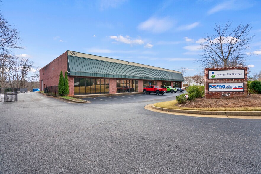 5067 Bristol Industrial Way, Buford, GA à louer - Photo de l’immeuble – Image 2 sur 26