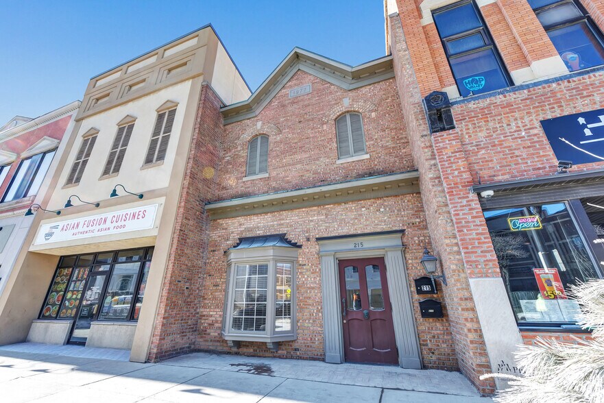 215 N Washington St, Green Bay, WI à vendre - Photo de l’immeuble – Image 2 sur 26