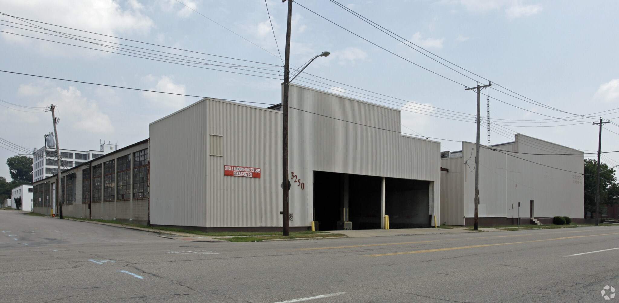 3250 Spring Grove Ave, Cincinnati, OH à vendre Photo principale– Image 1 sur 5