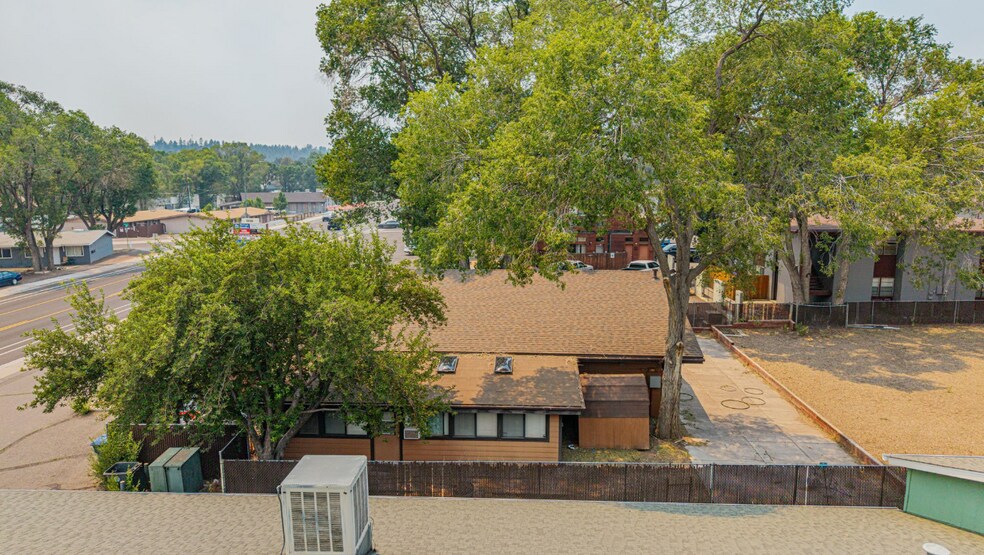 2212 E Cedar Ave, Flagstaff, AZ à vendre - Photo de l’immeuble – Image 3 sur 9
