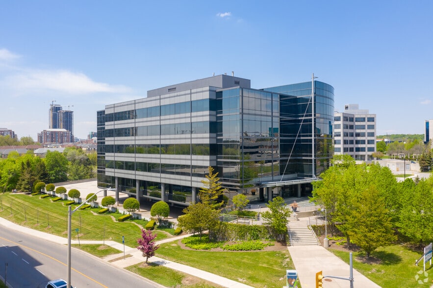 165 Commerce Valley Dr W, Markham, ON à louer - Photo de l’immeuble – Image 1 sur 7