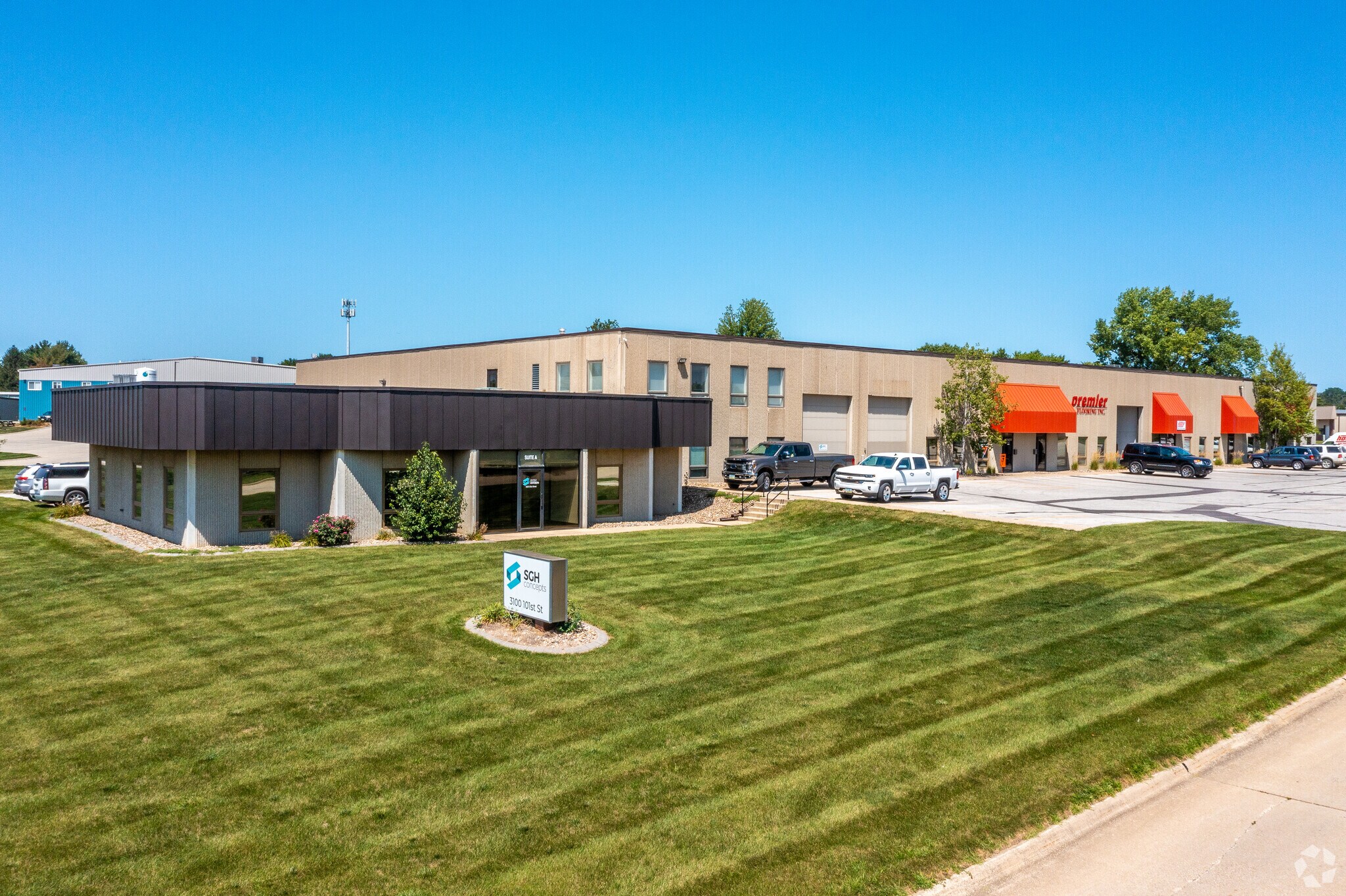 3100 101st St, Urbandale, IA à louer Photo principale– Image 1 sur 11