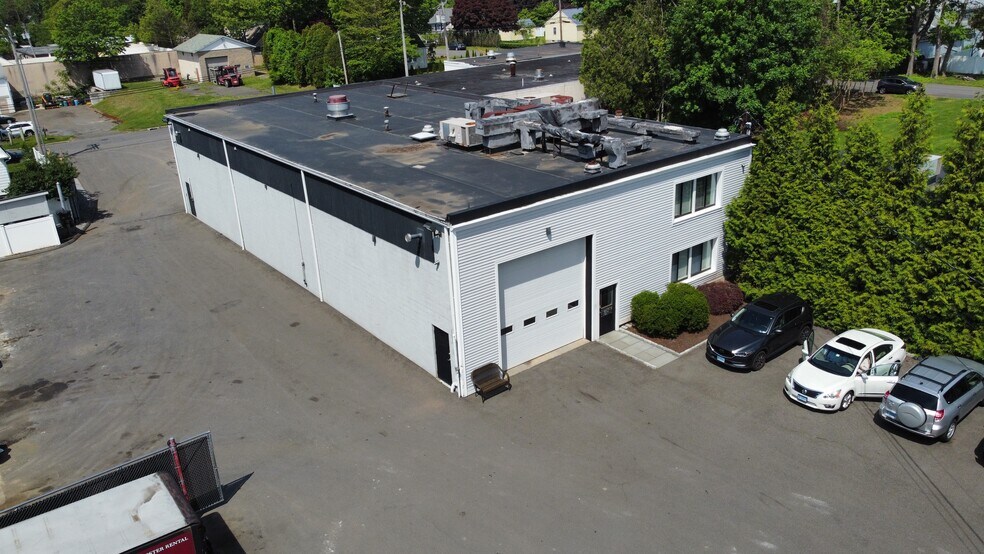 81 Munson St, Milford, CT à vendre - Photo de l’immeuble – Image 2 sur 30
