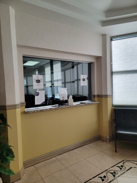 2800 N Tenaya Way, Las Vegas, NV à louer - Photo intérieure – Image 3 sur 34