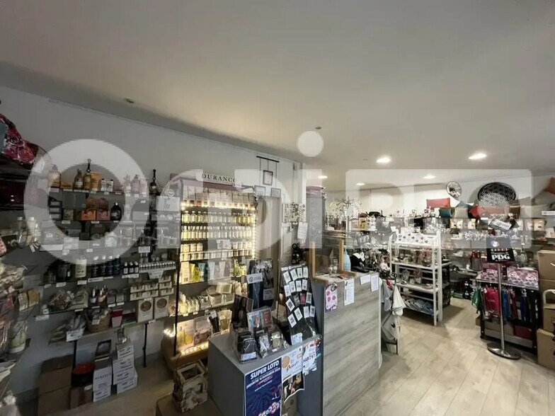 Local commercial dans Mions à louer - Photo de l’immeuble – Image 2 sur 6