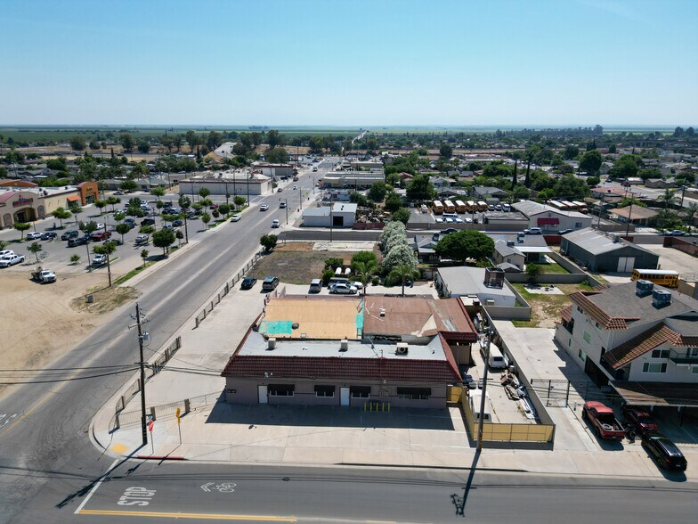 425 W Perkins Ave, McFarland, CA à vendre - Photo de l’immeuble – Image 3 sur 7