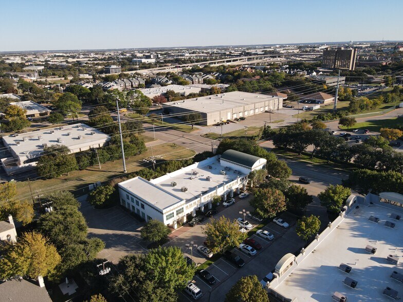 2233 Avenue J, Arlington, TX à louer - Photo de l’immeuble – Image 3 sur 5