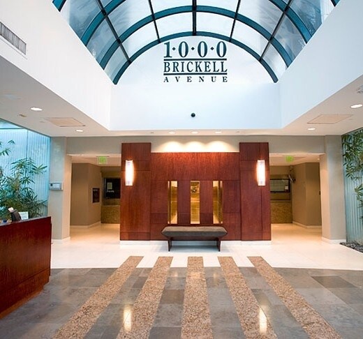 1000 Brickell Ave, Miami, FL à louer - Photo de l’immeuble – Image 2 sur 15
