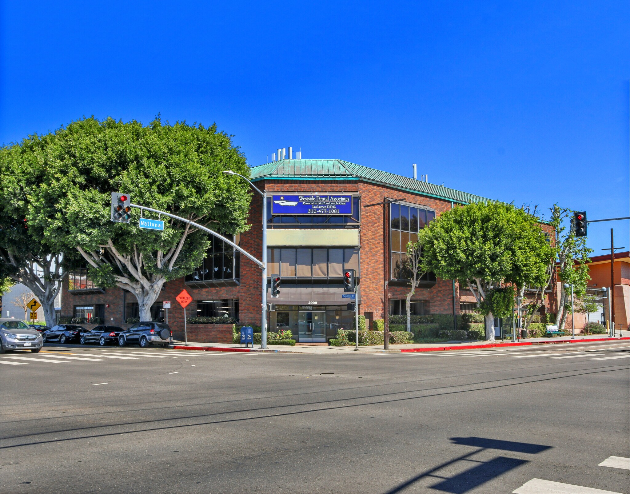 2990 S Sepulveda Blvd, Los Angeles, CA à louer Photo de l’immeuble– Image 1 sur 6