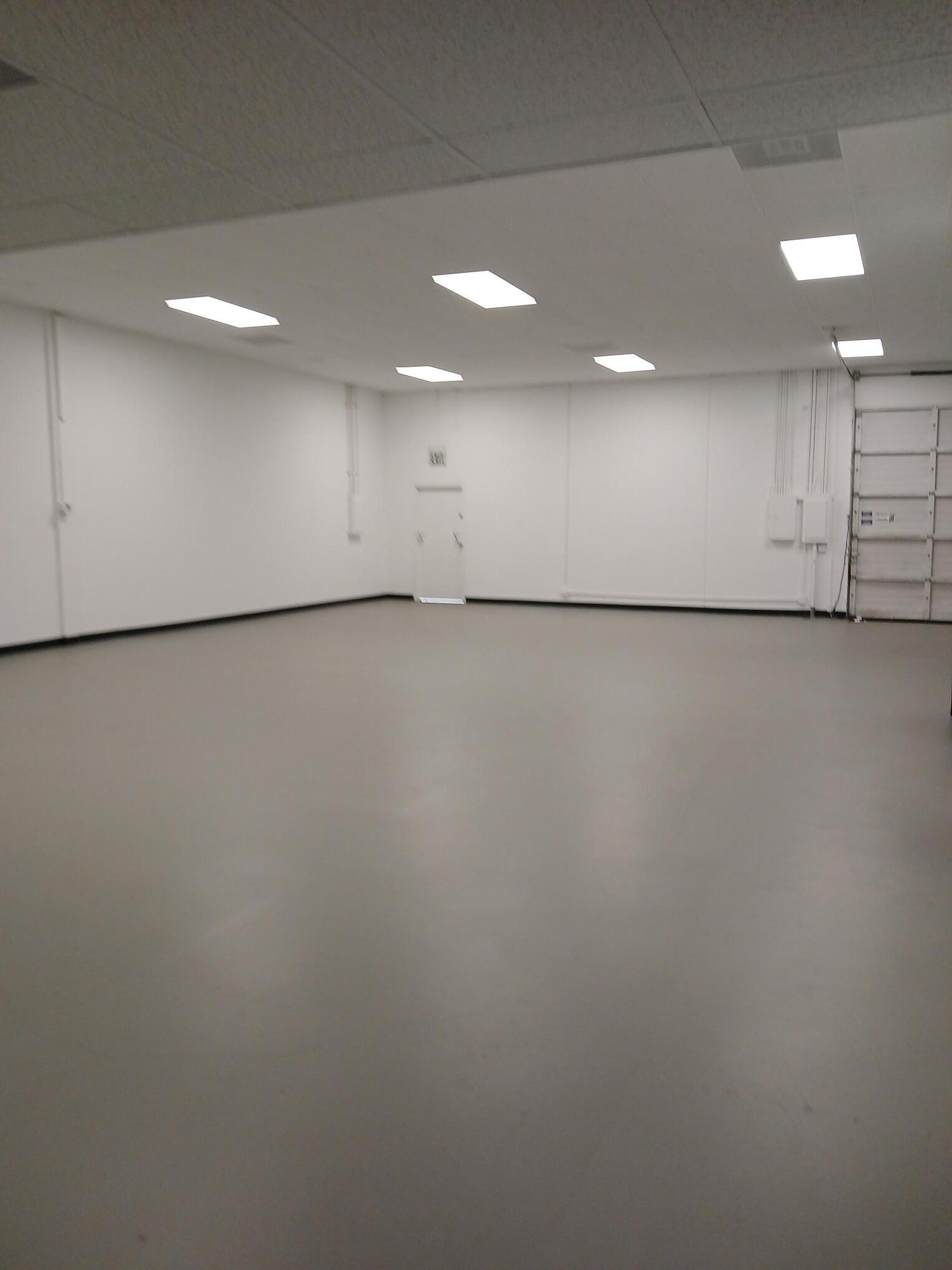 3700 N Industry Ave, Lakewood, CA à louer Photo intérieure– Image 1 sur 7